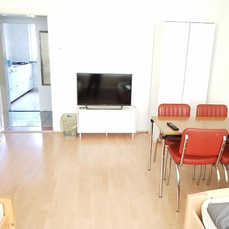 Private Guestroom Fair/Messe Hannover Esterno foto